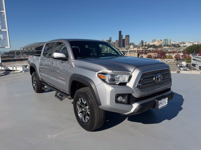 Used 2016 Toyota Tacoma TRD Off-Road AWD/4WD image 1