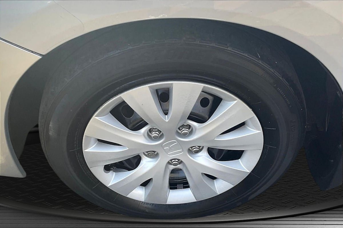 Used 2012 Honda Civic DX image 32