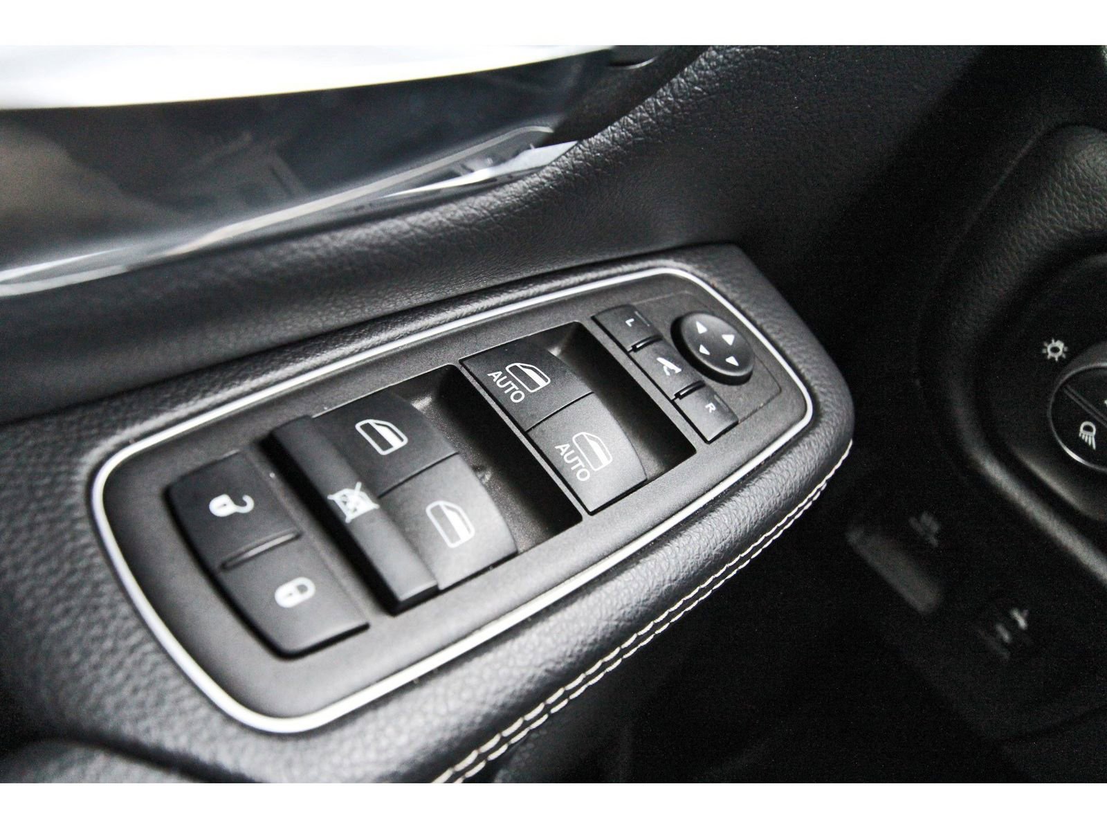 Used 2024 RAM 1500 Laramie image 19