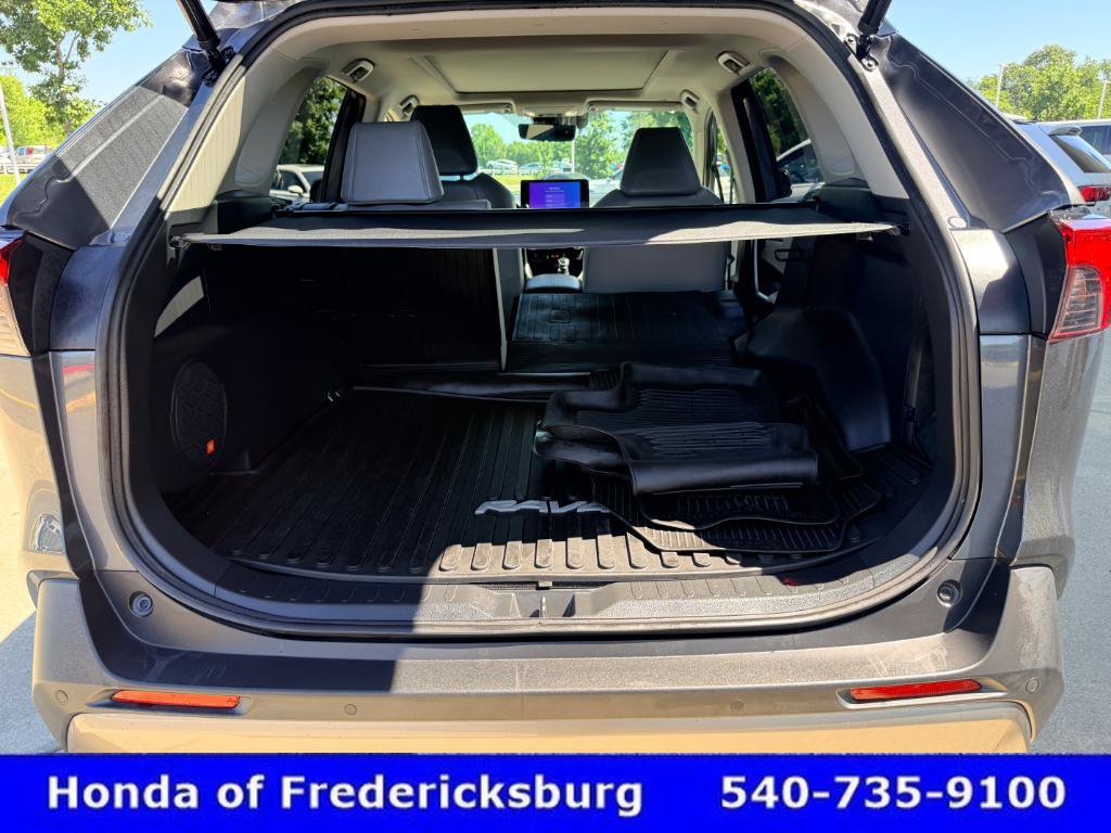 Used 2023 Toyota RAV4 Limited AWD/4WD image 25