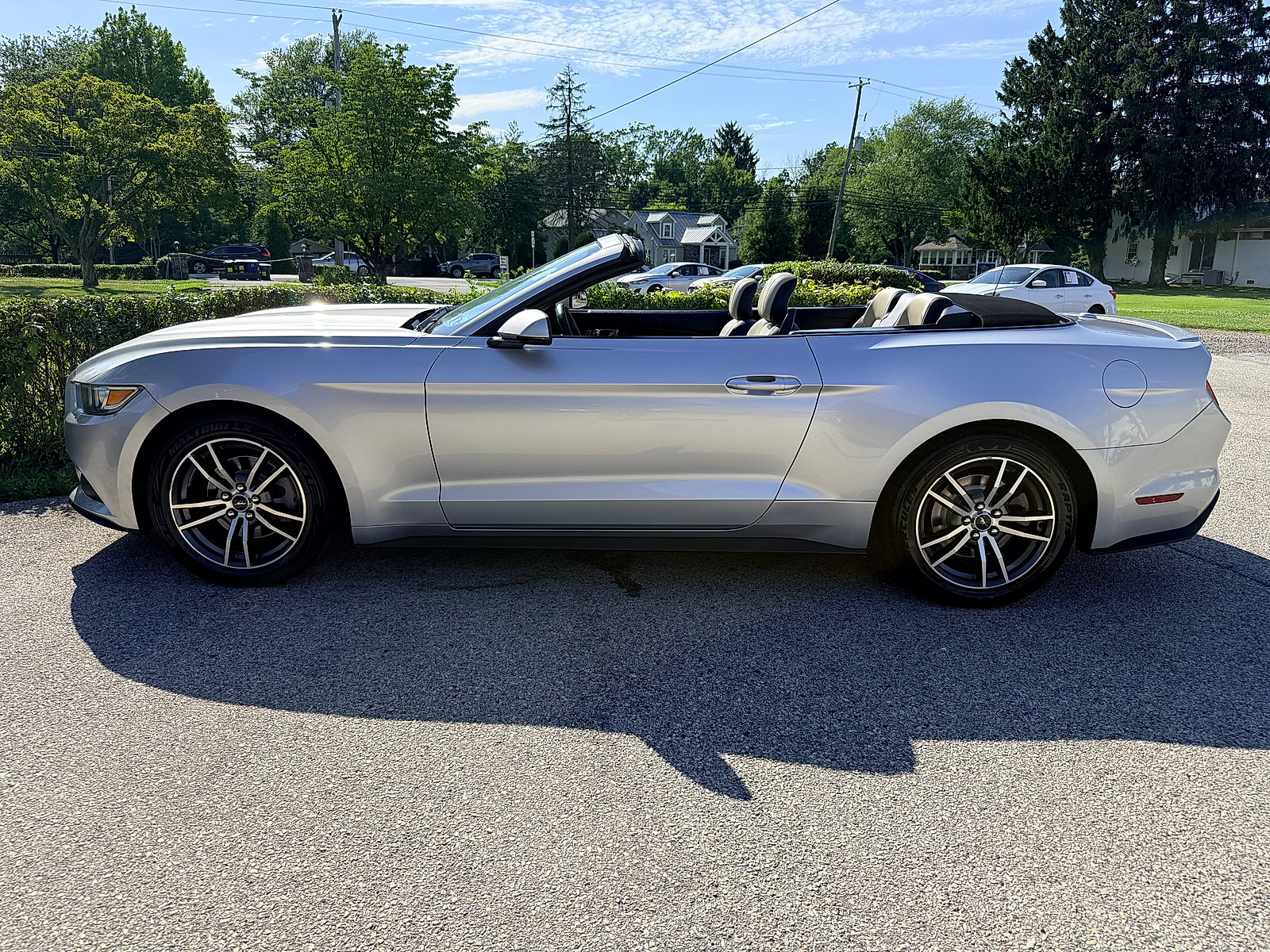 Used 2017 Ford Mustang Premium RWD image 6