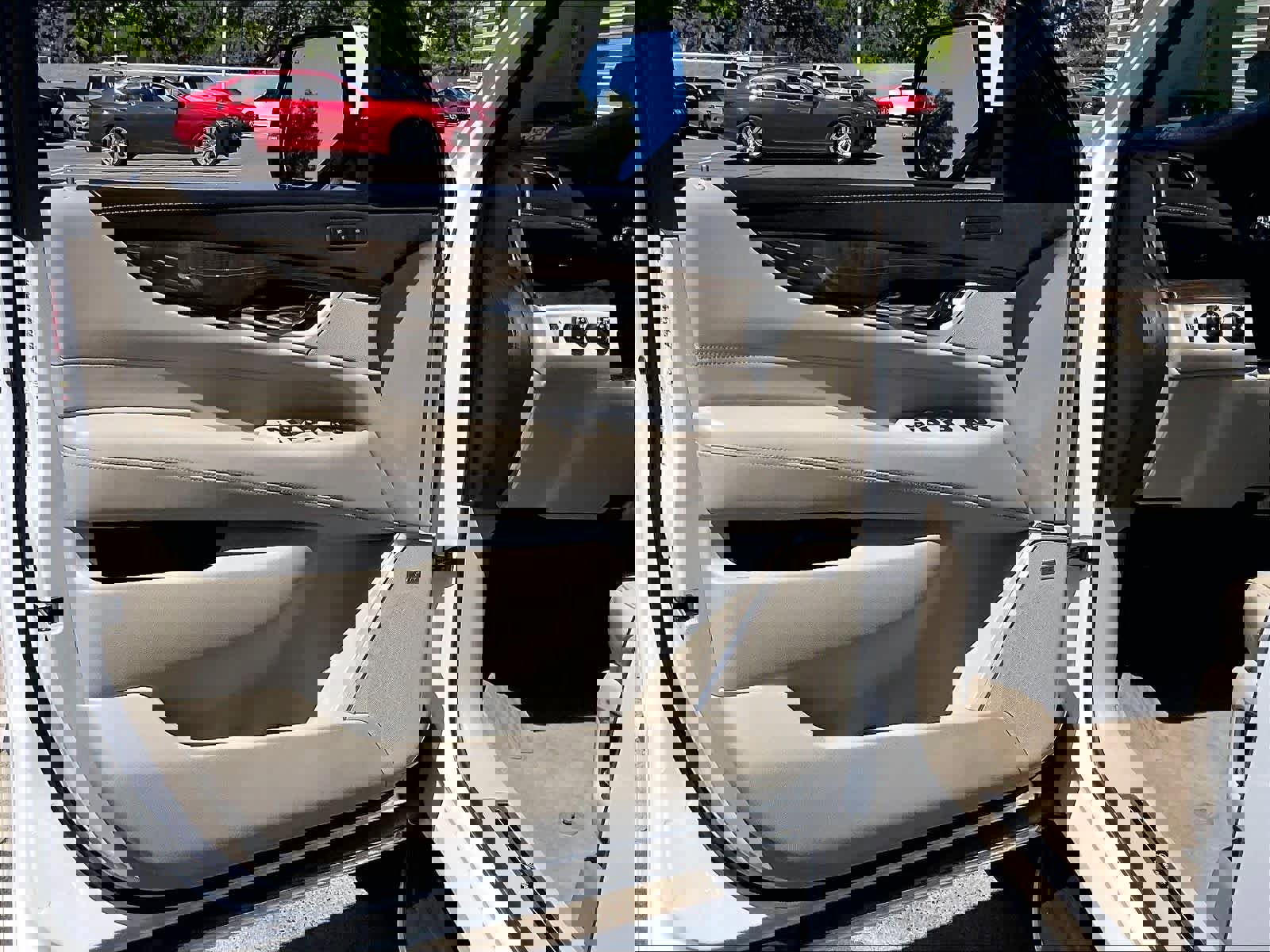 Used 2019 Cadillac Escalade Luxury AWD/4WD image 23