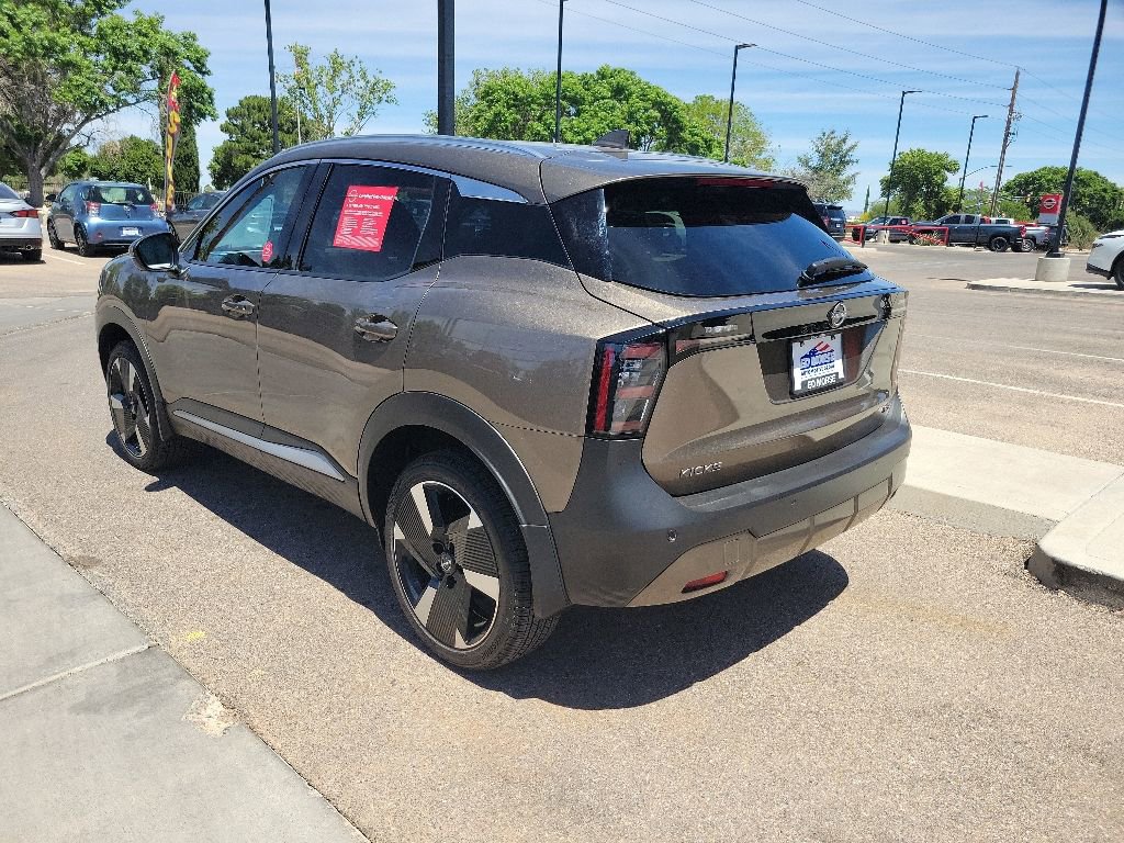 Used 2025 Nissan Kicks SR FWD image 5