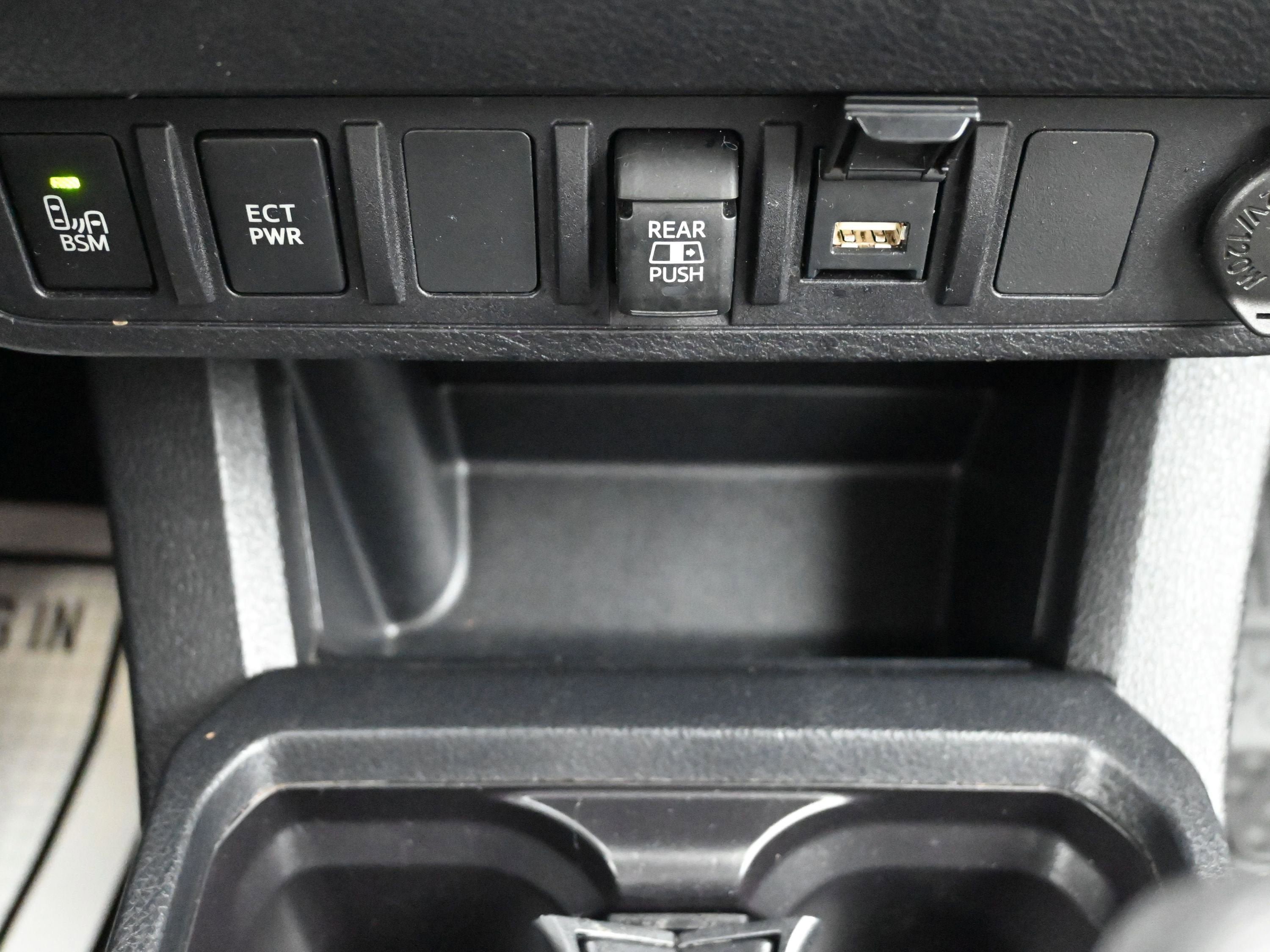 Used 2023 Toyota Tacoma SR5 w/ Technology Package image 19