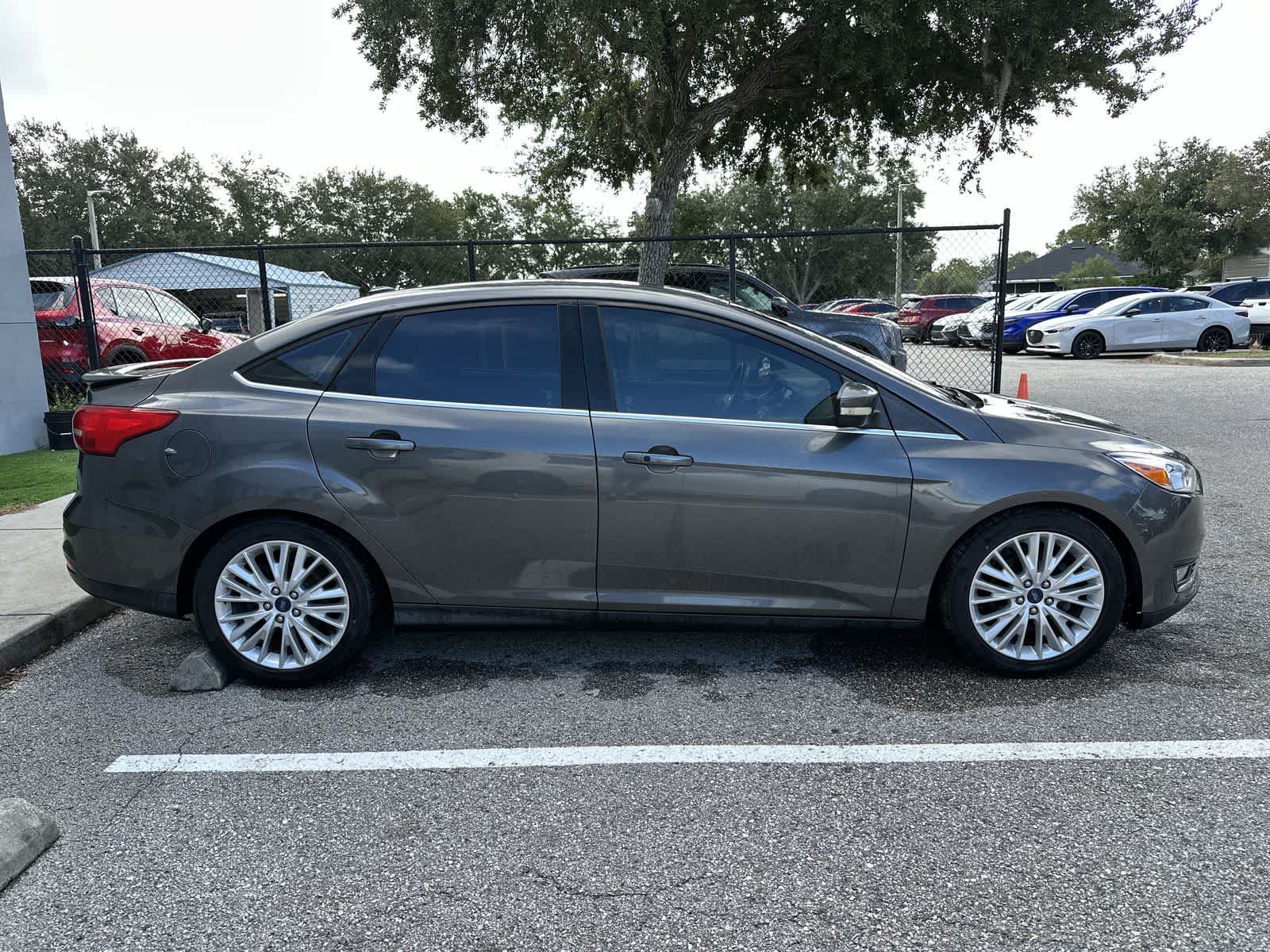 Used 2015 Ford Focus Titanium FWD image 10