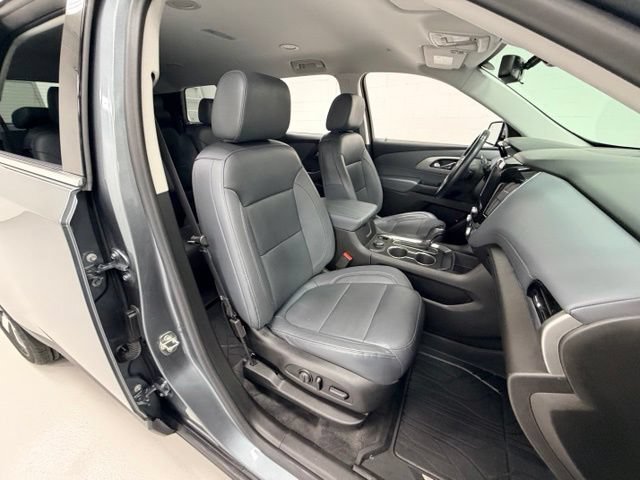 Certified 2020 Chevrolet Traverse LT w/ LT Premium Package AWD/4WD image 30