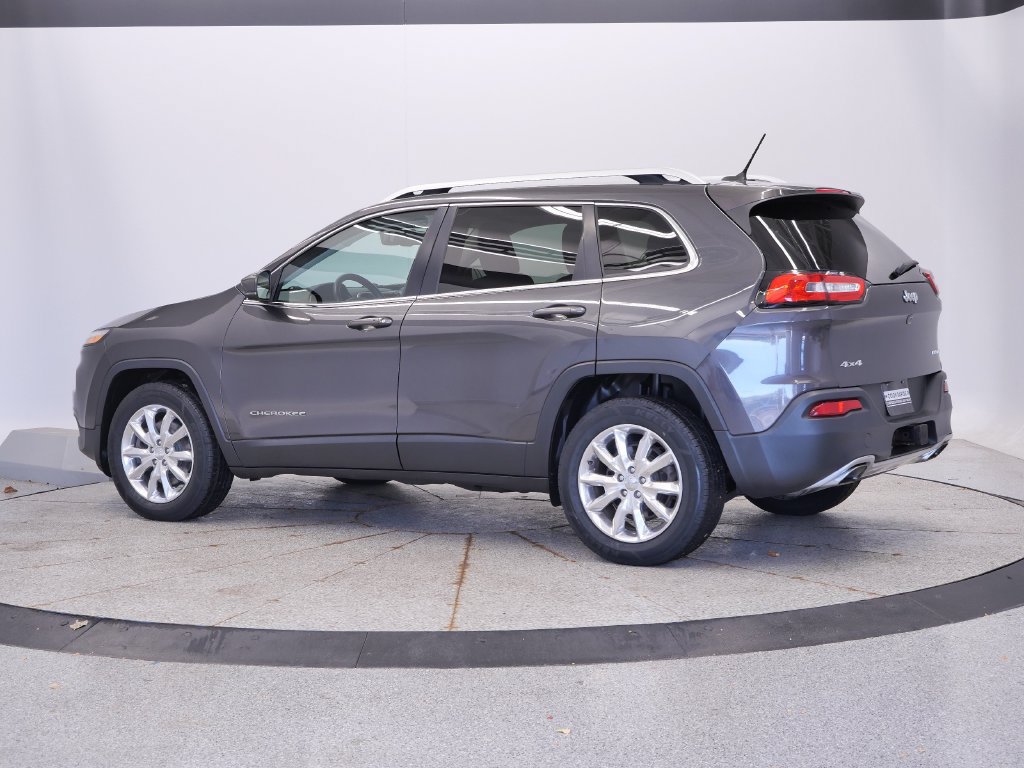 Used 2015 Jeep Cherokee Limited w/ Trailer Tow Group AWD/4WD image 3