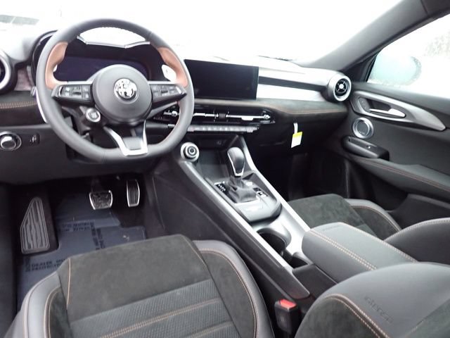 New 2025 Alfa Romeo Tonale AWD/4WD image 14