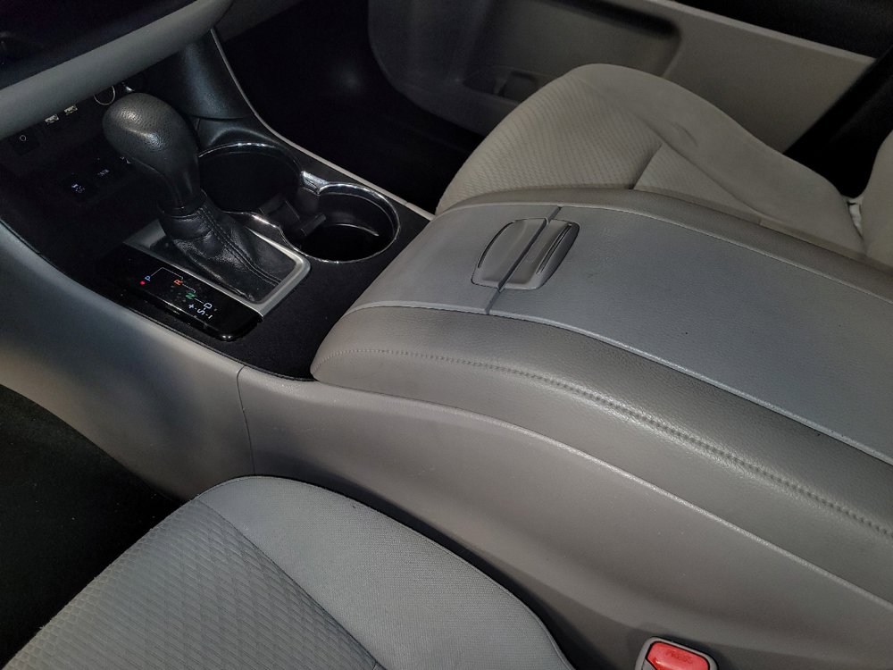 Used 2019 Toyota Highlander LE AWD/4WD image 26