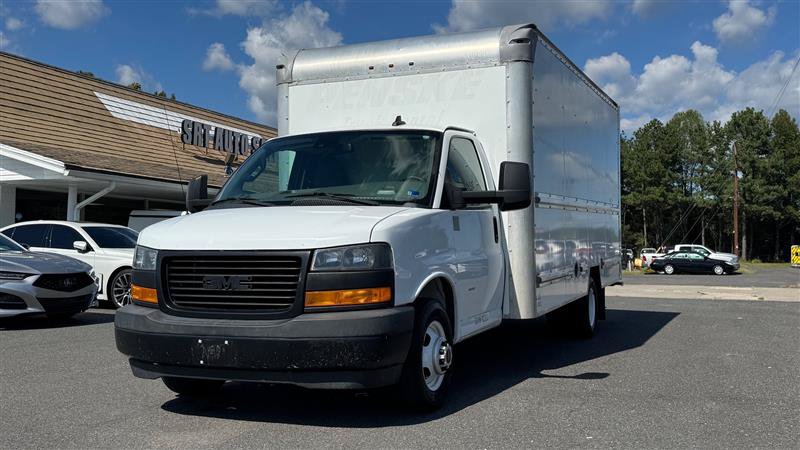 Used 2020 GMC Savana 3500 Extended w/ Driver Convenience Package RWD image 2