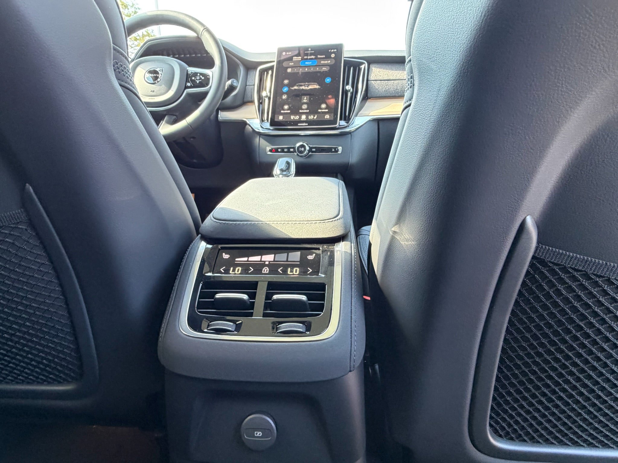 New 2027 Volvo XC90 T8 Bright AWD/4WD image 12