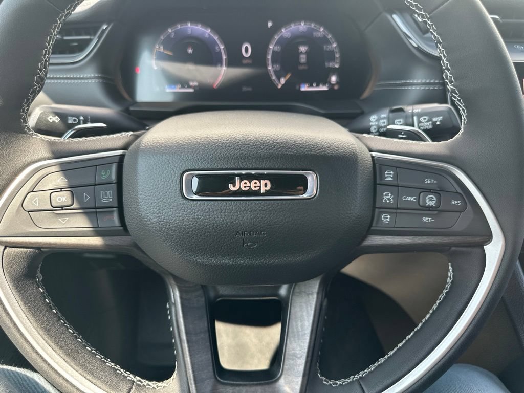 New 2026 Jeep Grand Cherokee L Limited w/ Limited Altitude Package AWD/4WD image 29