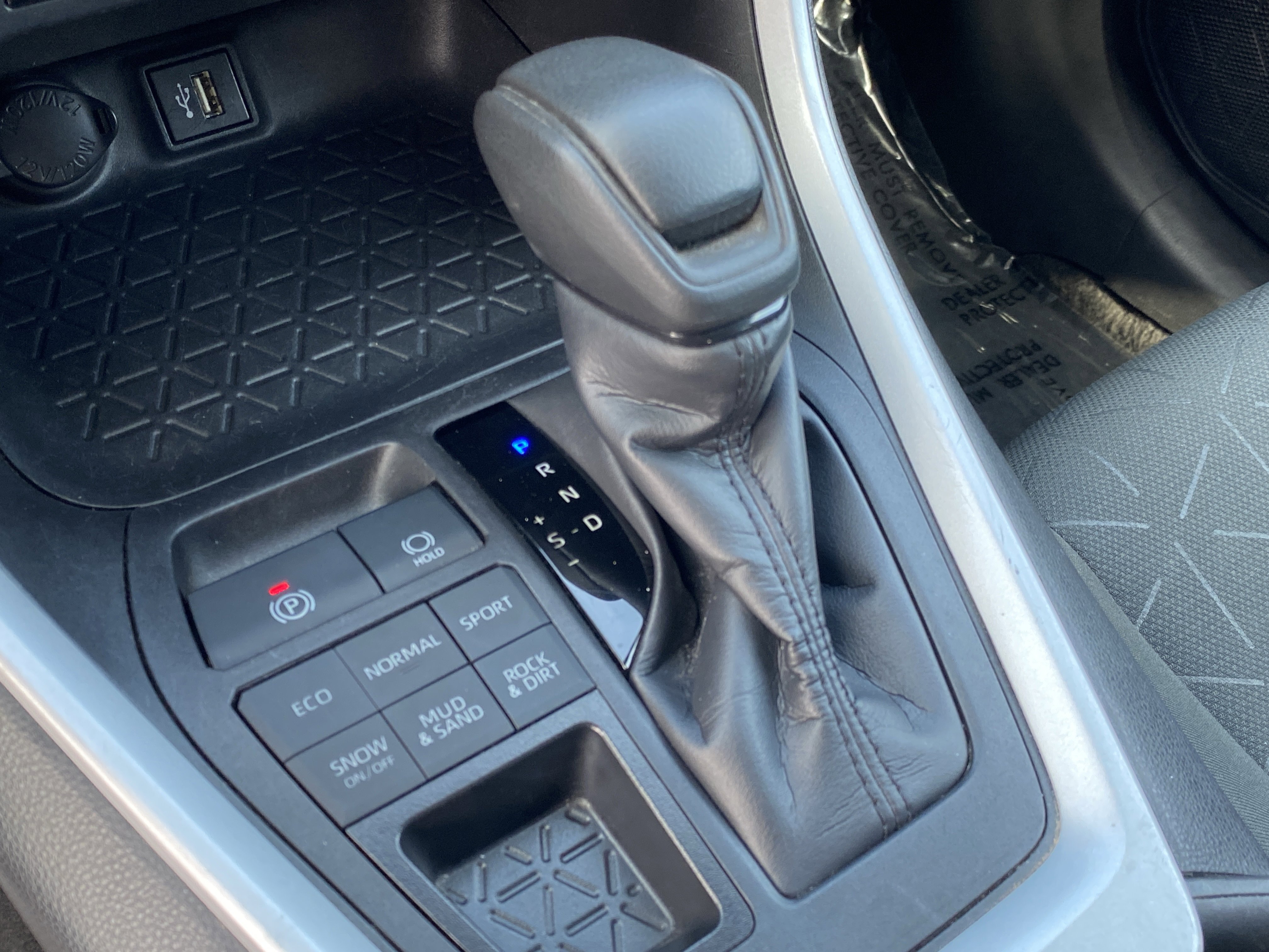 Used 2024 Toyota RAV4 XLE image 23