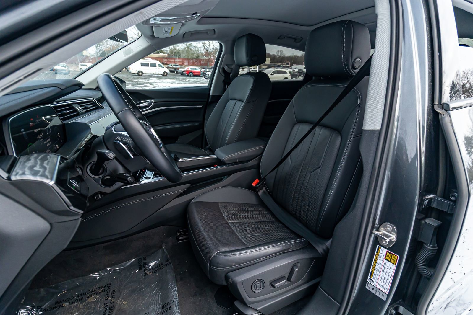 Used 2021 Audi e-tron Premium Plus w/ Premium Plus Package image 13