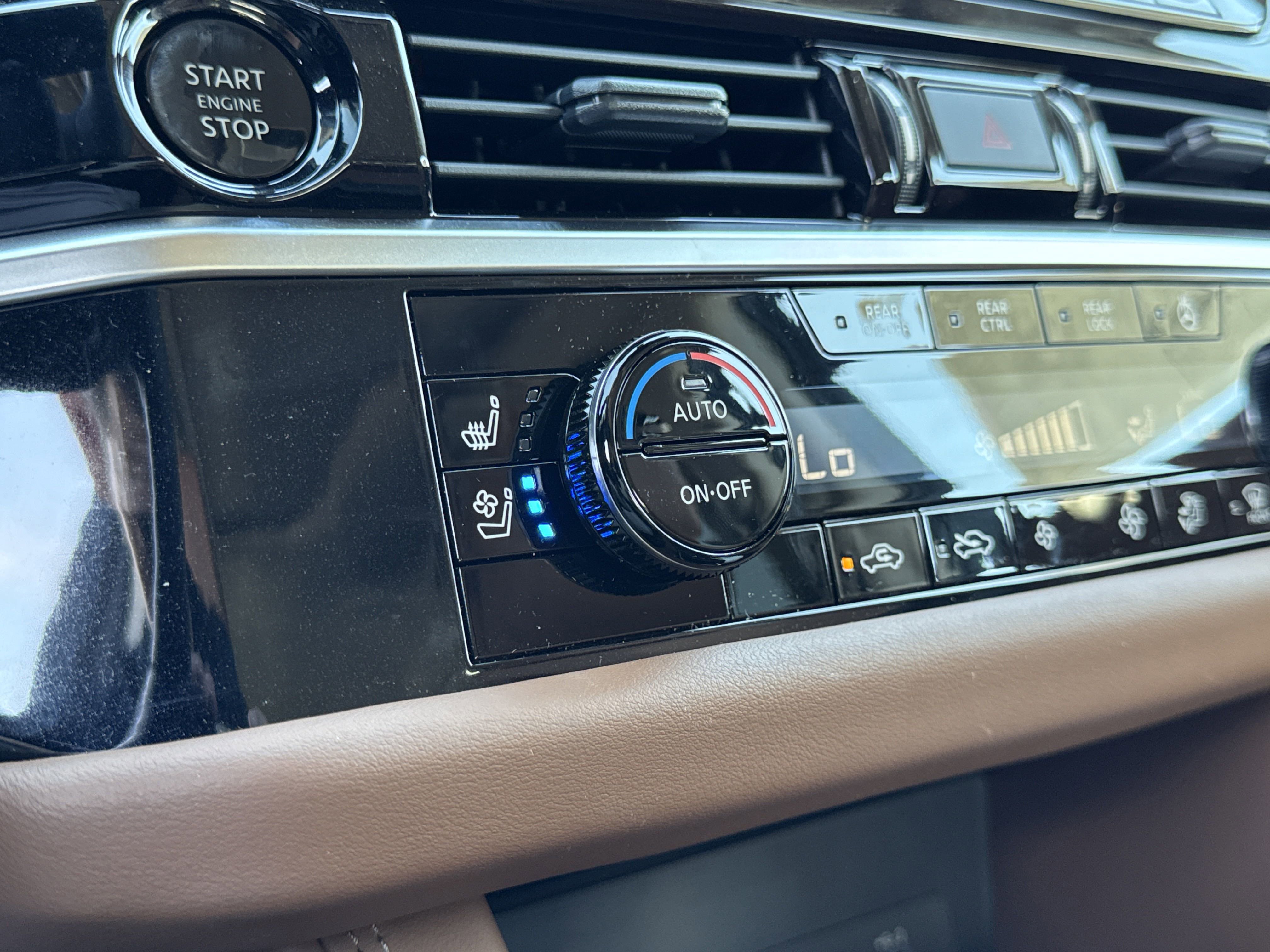 New 2025 Nissan Pathfinder Platinum w/ Cargo Package image 31