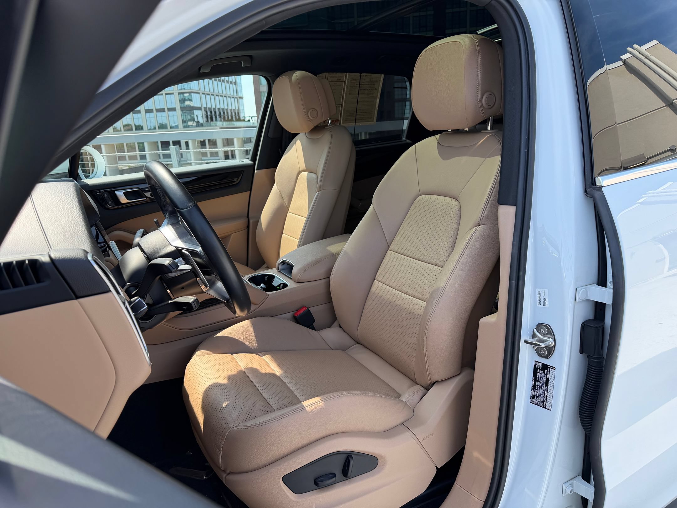 Certified 2023 Porsche Cayenne AWD/4WD image 5