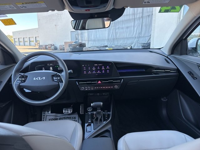 Certified 2024 Kia Niro EX Touring image 25