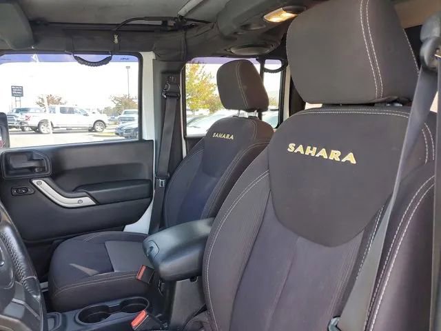 Used 2014 Jeep Wrangler Unlimited Sahara w/ Connectivity Group image 18