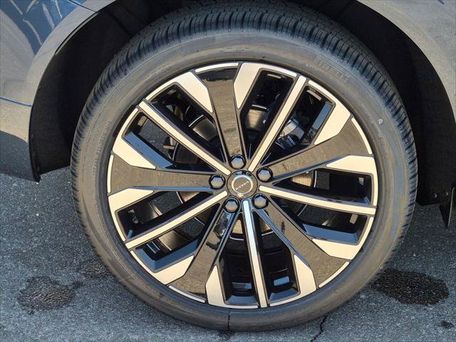 New 2026 Volvo XC60 B5 Ultra w/ Climate Package PRO AWD/4WD image 6