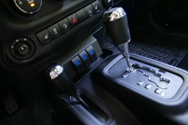 Used 2015 Jeep Wrangler Unlimited Sahara image 13