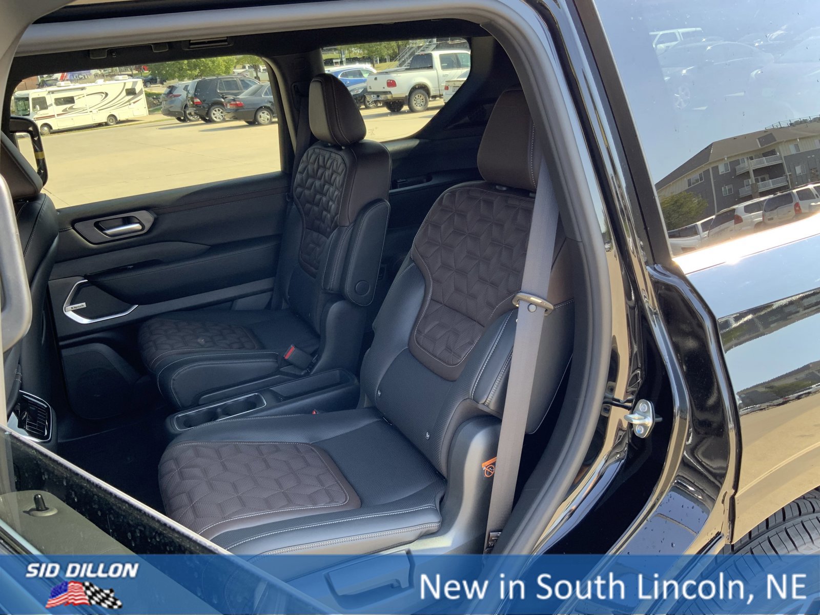 New 2026 Nissan Armada Platinum image 10