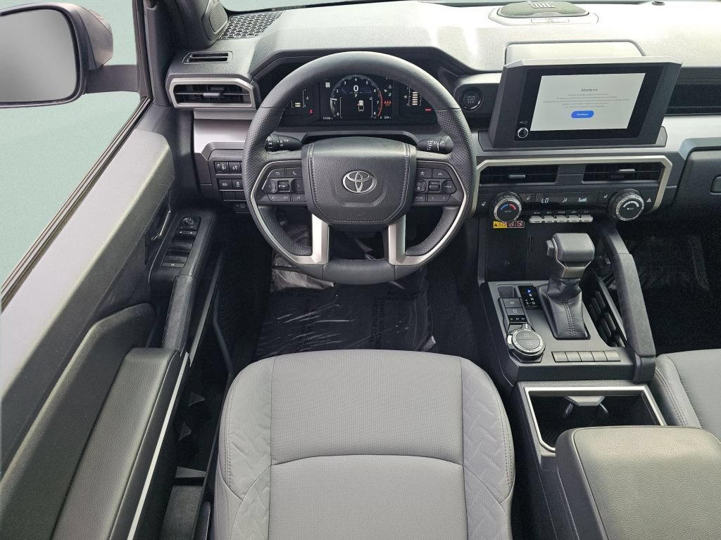 Used 2025 Toyota Tacoma SR5 AWD/4WD image 4