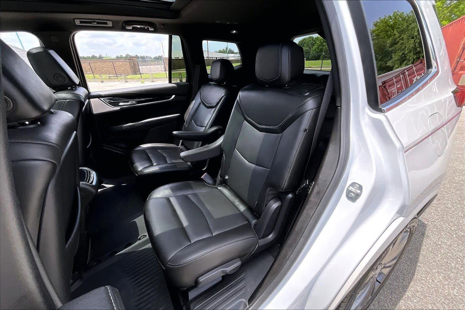 Used 2024 Cadillac XT6 Premium Luxury w/ LPO, Floor Liner Package FWD image 20