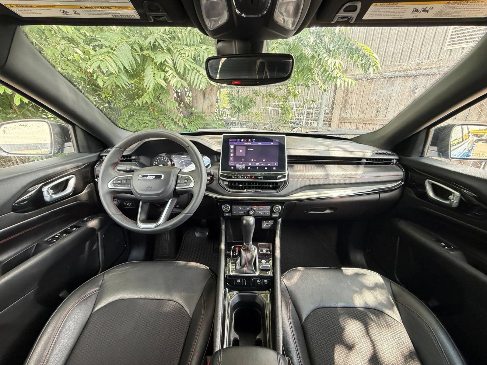Used 2025 Jeep Compass Trailhawk AWD/4WD image 17