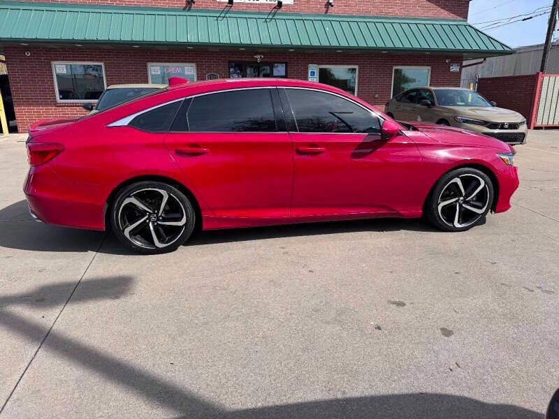 Used 2019 Honda Accord Sport image 4