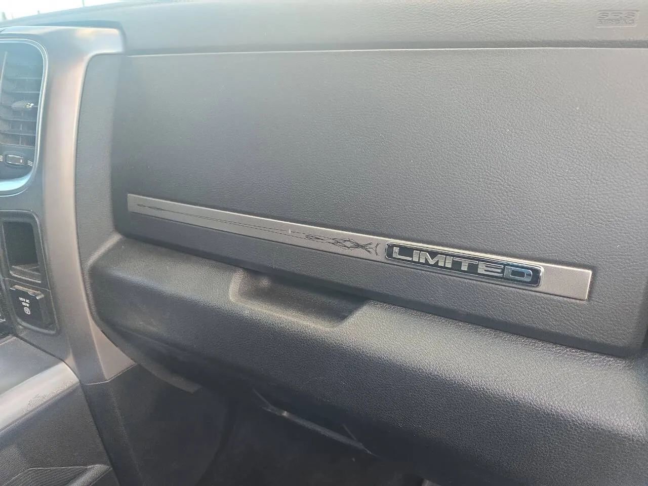 Used 2017 RAM 1500 Limited image 13