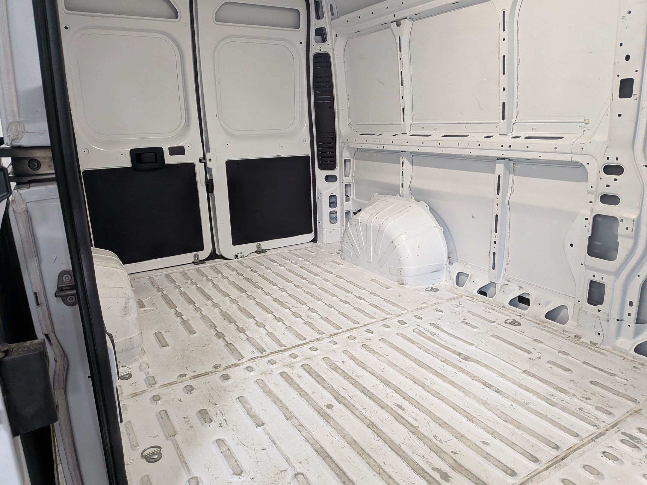 Used 2025 RAM ProMaster 2500 w/ Convenience Group FWD image 29