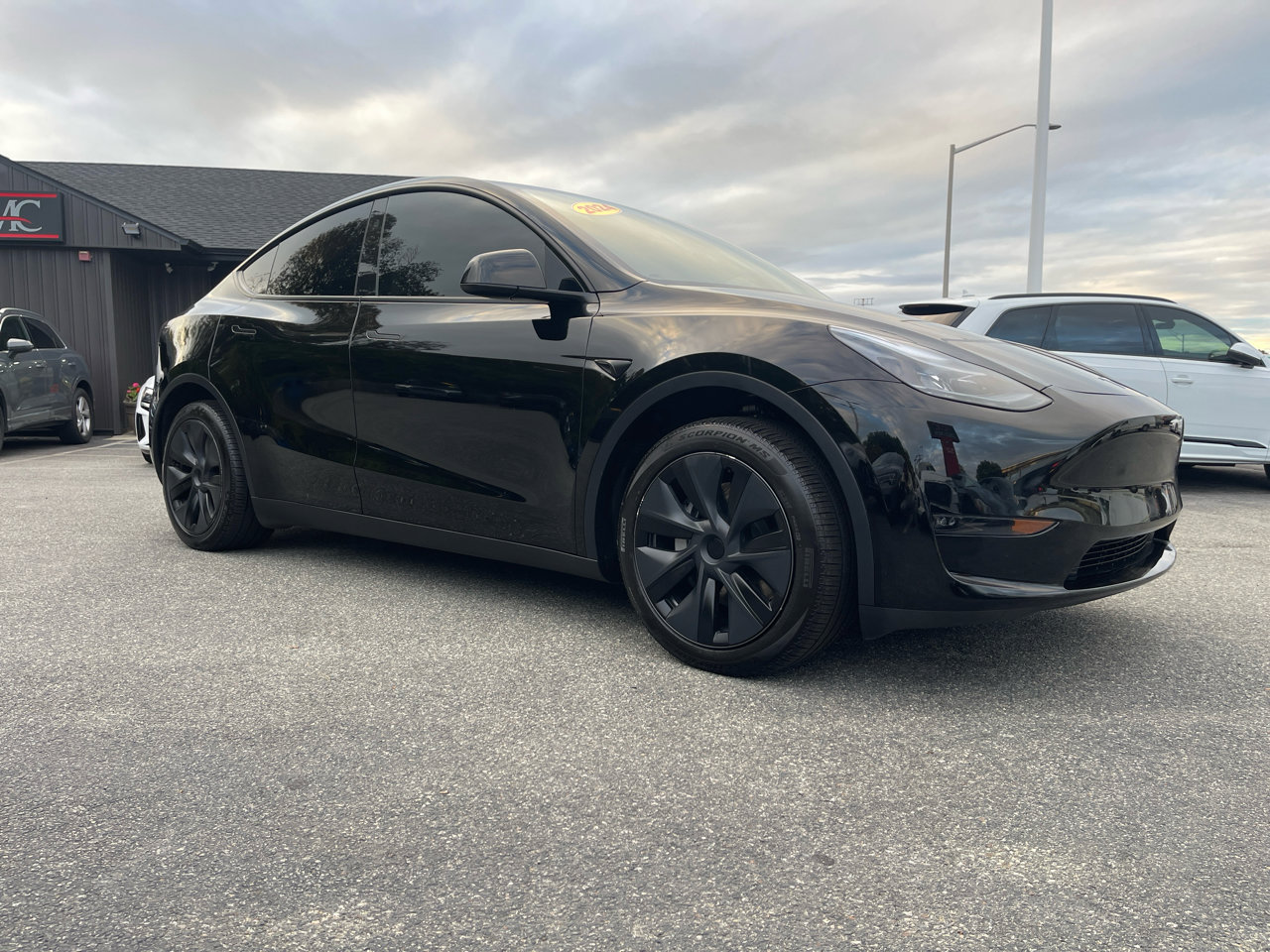 Used 2024 Tesla Model Y Long Range image 15