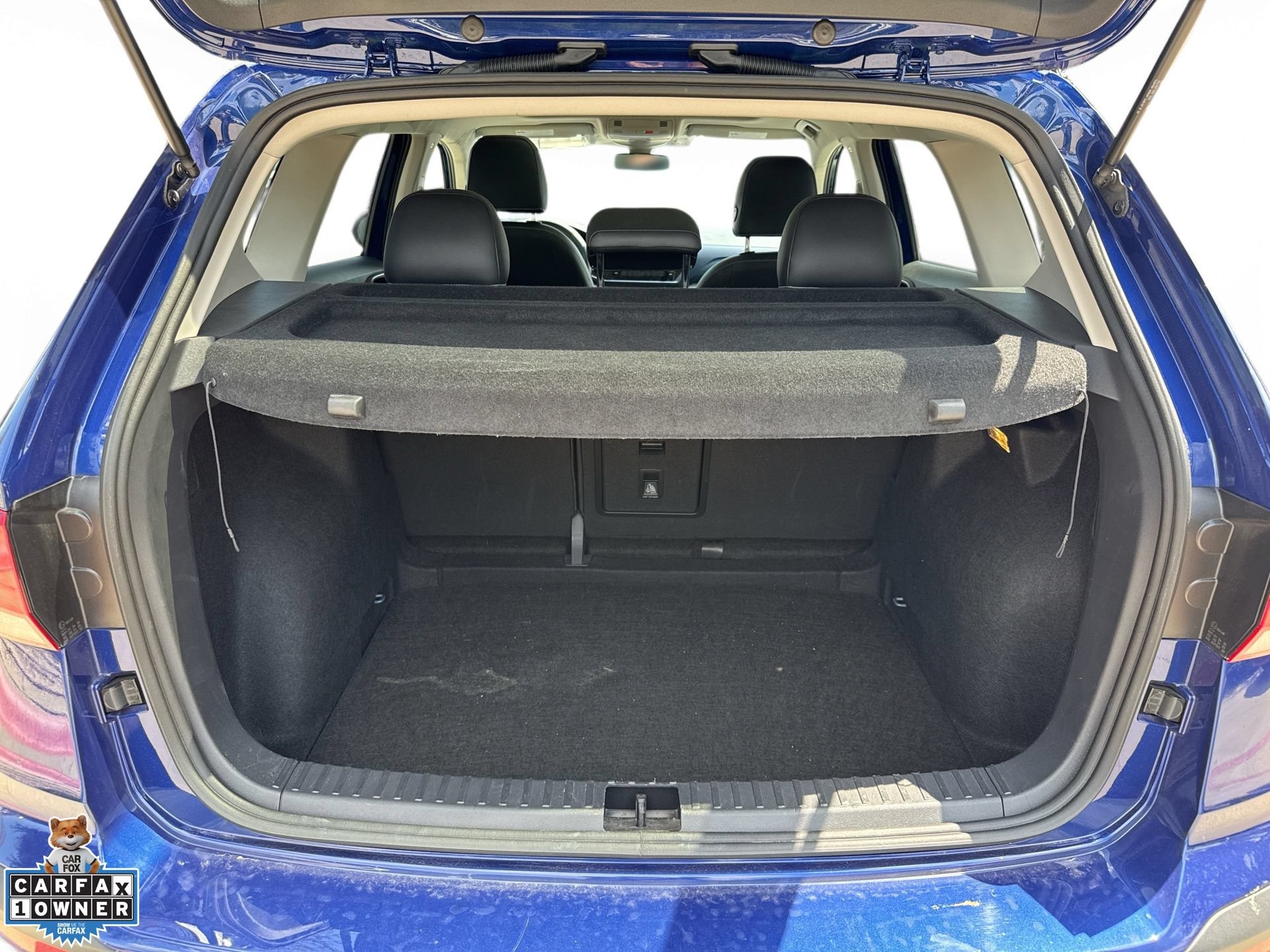 Used 2023 Volkswagen Taos SE w/ Panoramic Sunroof Package FWD image 20
