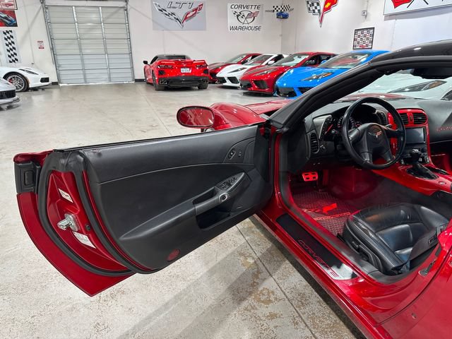 Used 2005 Chevrolet Corvette Coupe w/ Preferred Equipment Group RWD image 13
