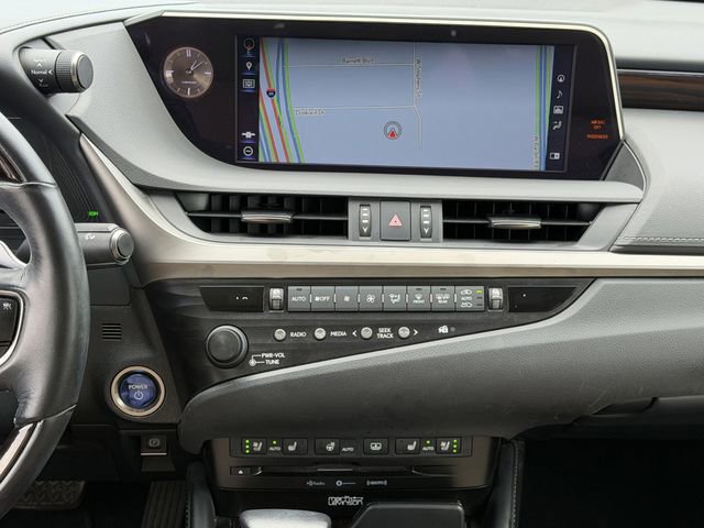 Used 2019 Lexus ES 300h w/ Accessory Package 2 FWD image 17