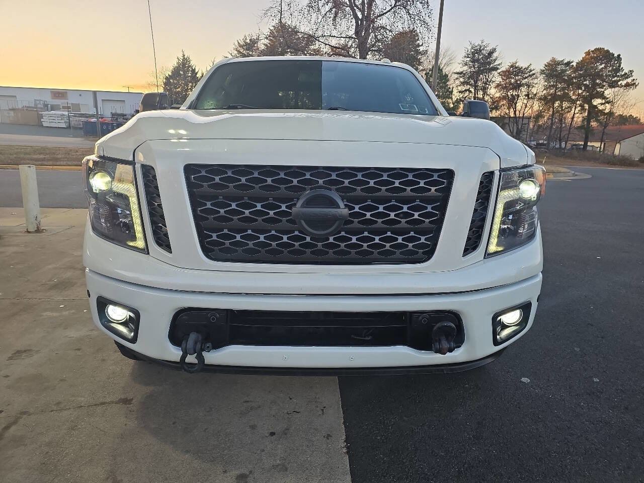 Used 2018 Nissan Titan XD image 91