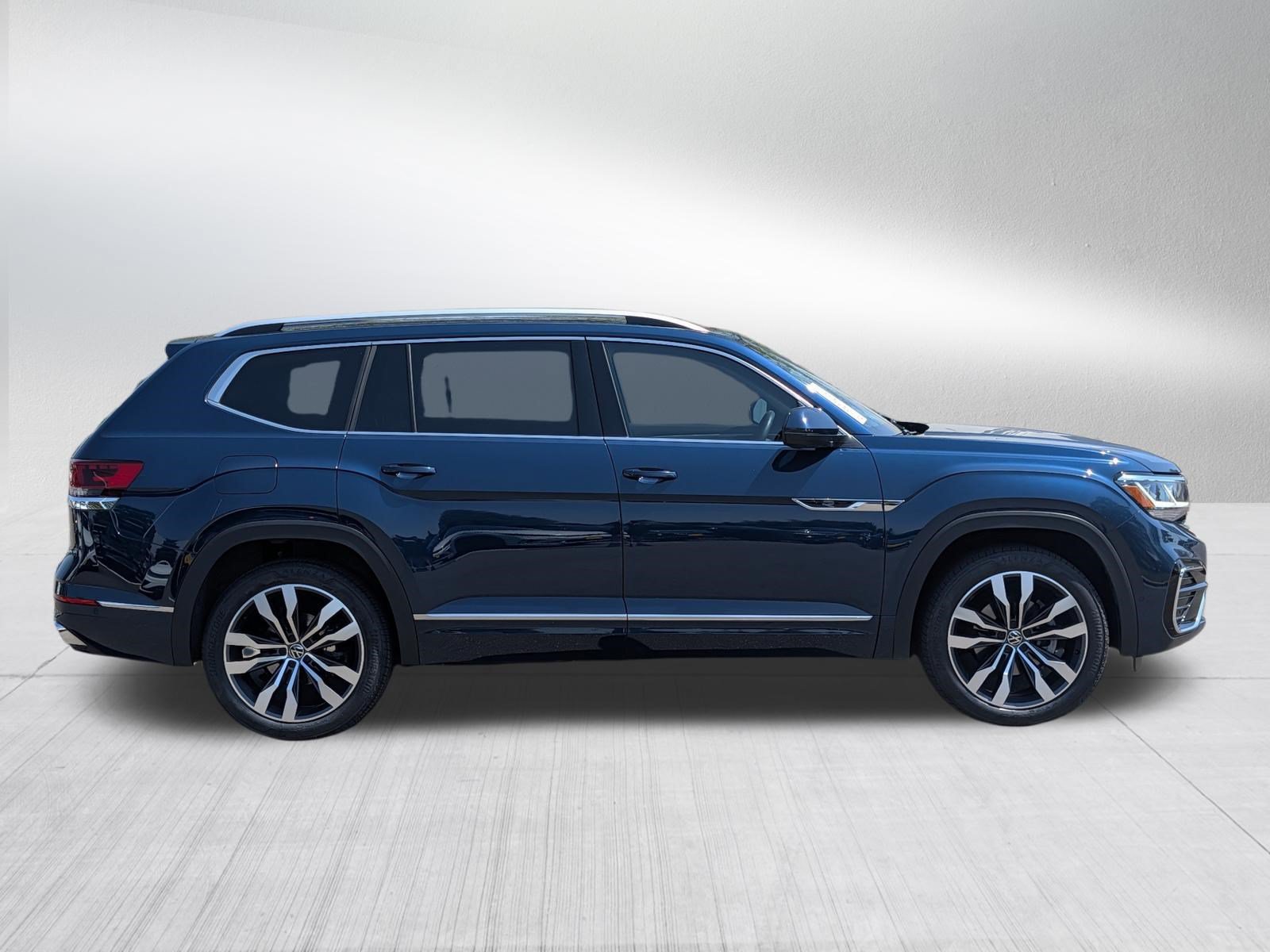 Certified 2023 Volkswagen Atlas SEL Premium AWD/4WD image 8