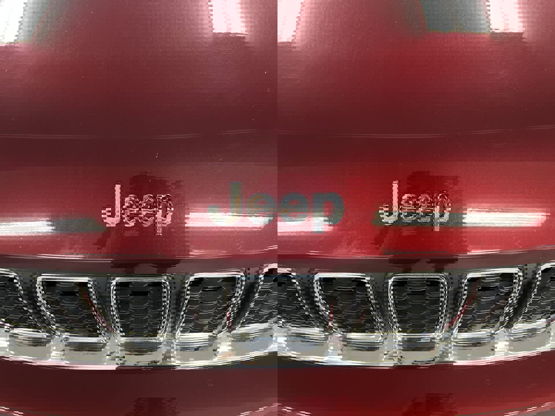 Used 2023 Jeep Grand Cherokee Laredo image 99