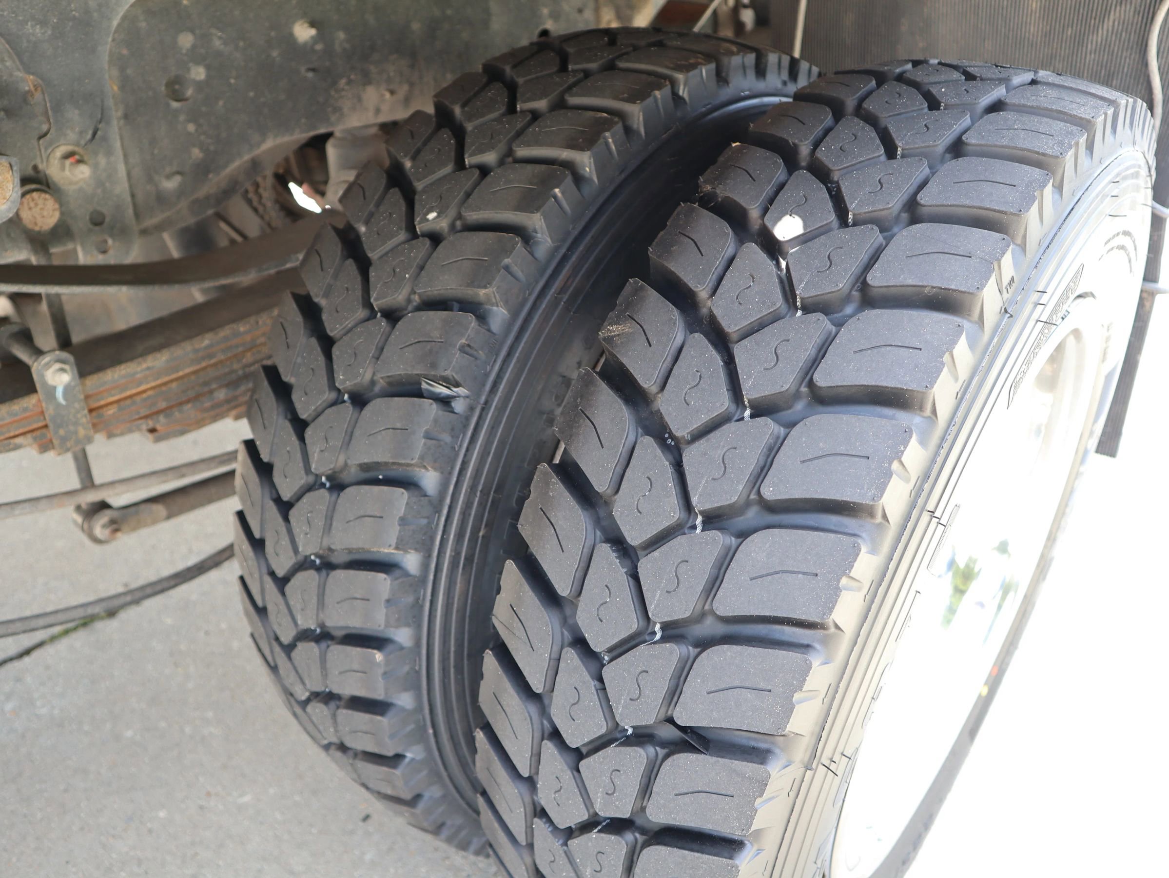 Used 2022 Ford F550 4x4 Crew Cab Super Duty w/ Power Equipment Group image 40