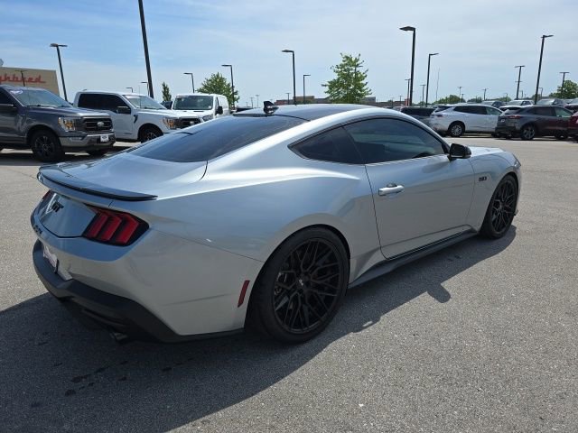 Used 2025 Ford Mustang GT Premium RWD image 5
