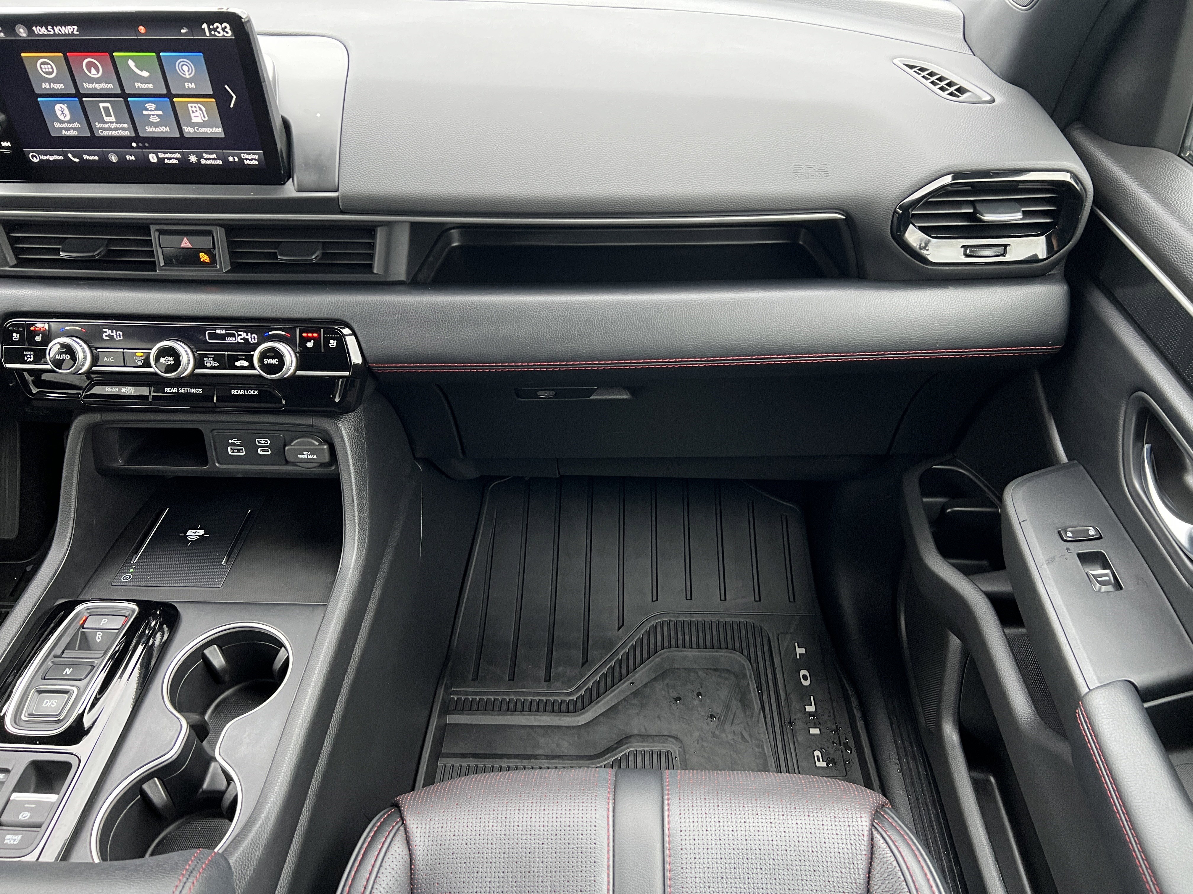 Used 2025 Honda Pilot Black Edition image 37