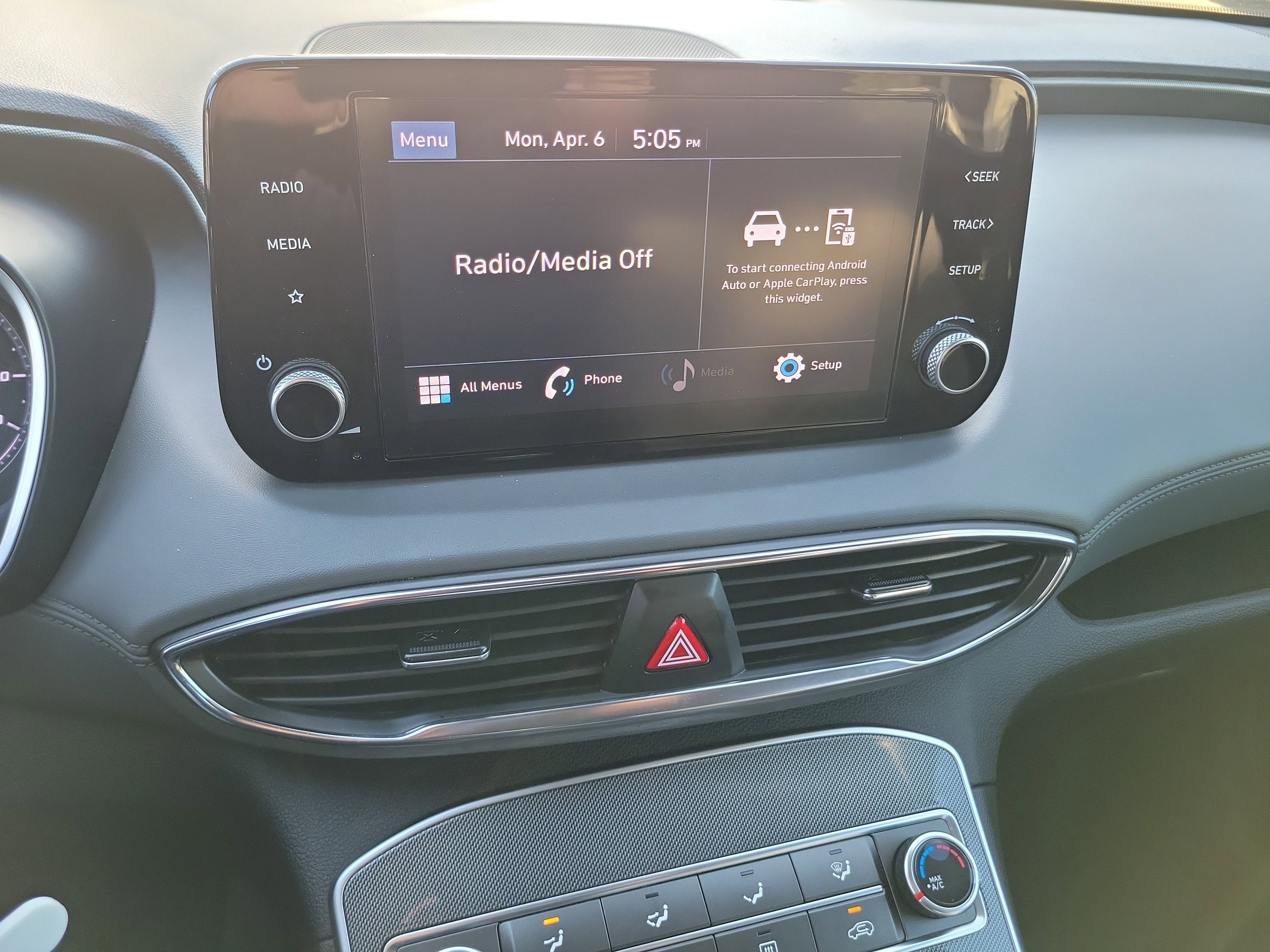 Certified 2023 Hyundai Santa Fe SE image 11