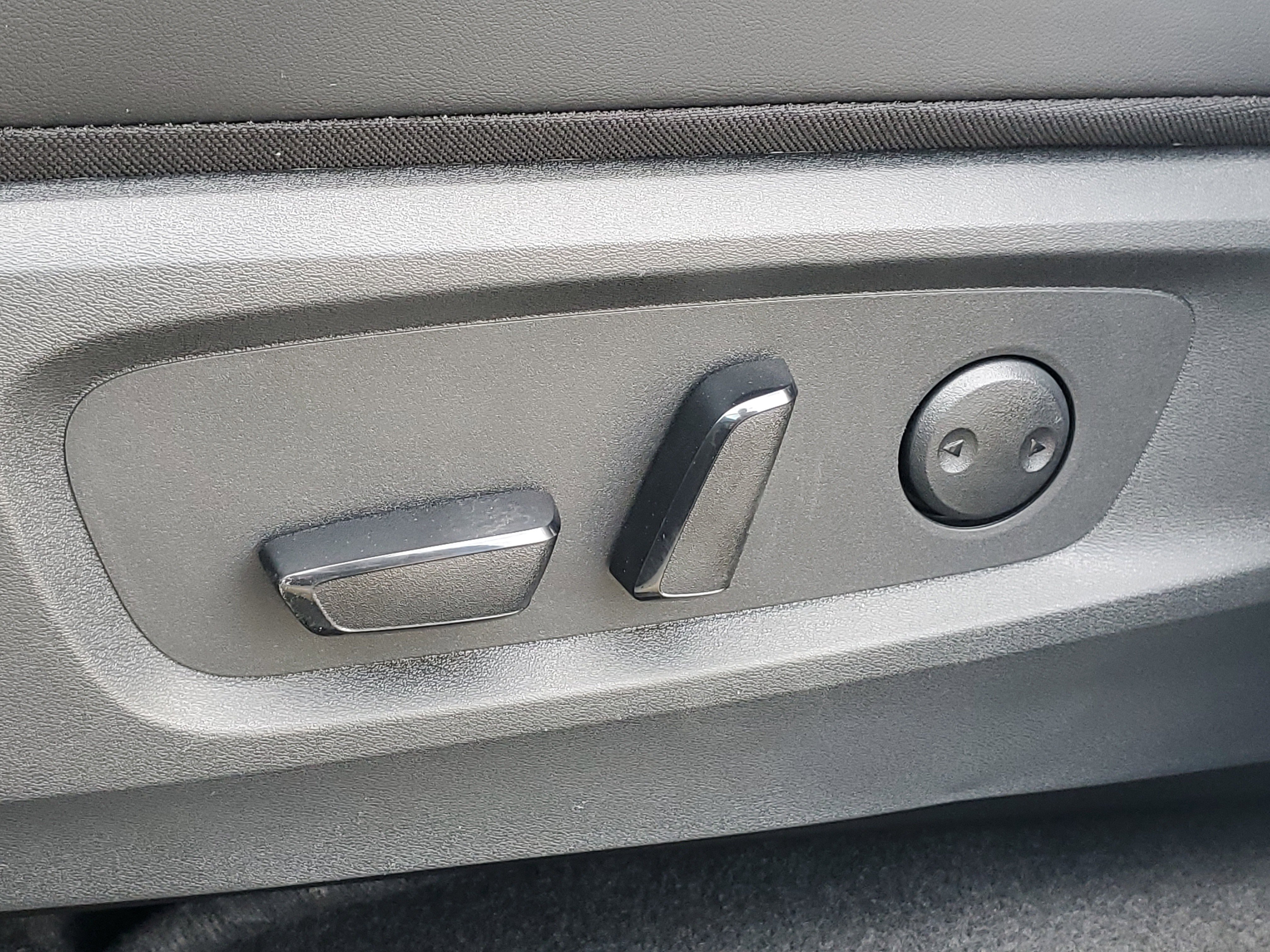 New 2026 Nissan Pathfinder SL w/ SL Premium Package image 6