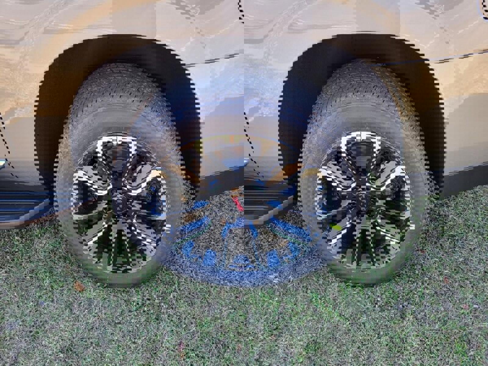 New 2026 GMC Yukon XL Elevation w/ Elevation Premium Package image 9