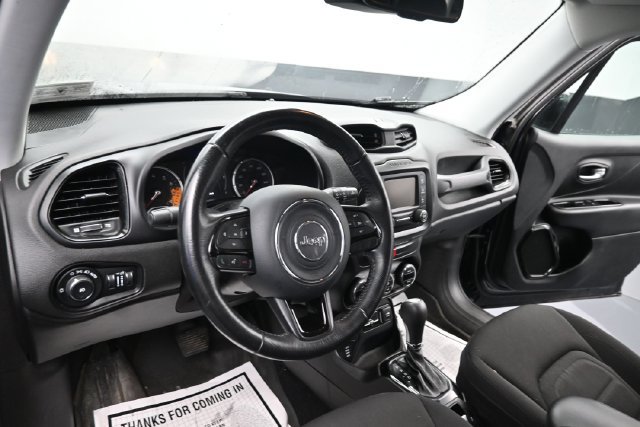 Used 2016 Jeep Renegade Latitude AWD/4WD image 13