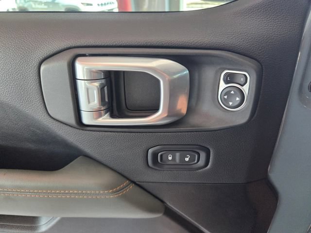 Used 2024 Jeep Gladiator Mojave AWD/4WD image 22