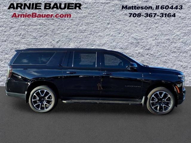 Used 2025 Chevrolet Suburban RST w/ Comfort Package AWD/4WD image 5