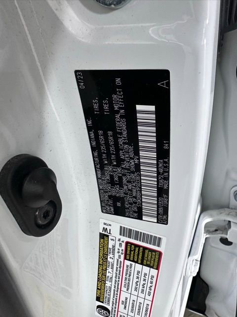 Used 2023 Toyota Highlander XLE image 35