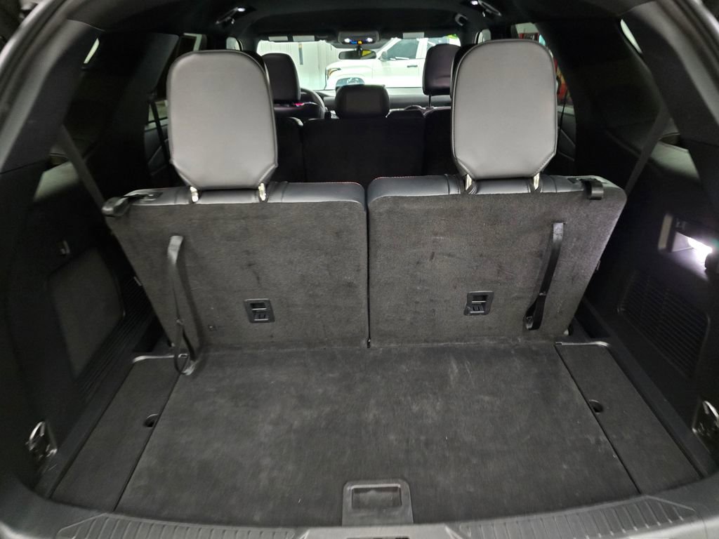 Used 2025 Ford Explorer ST-Line w/ ST-Line Street Pack image 39