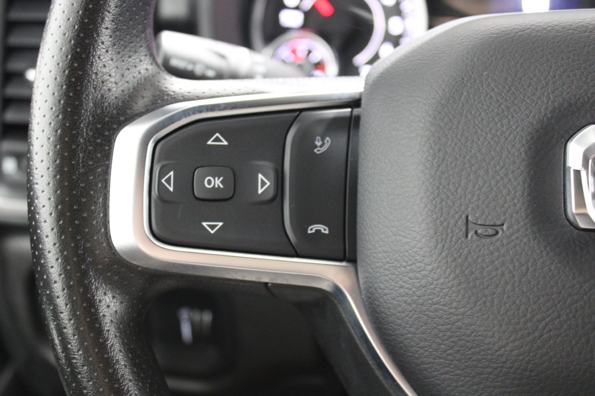 Used 2025 RAM 1500 Tradesman w/ Night Edition AWD/4WD image 34